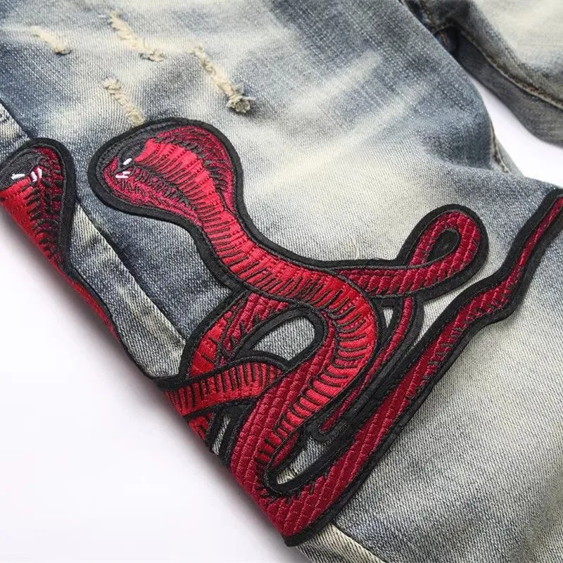 P168 💰 AMIRI patch embroidery jeans trousers AMIRI high street basic ripped tight elastic jeans trousers amiri brand jeans break the production process and cutting of the original jeans, the fabrics are softer and more comfortable Hand-sewn collar label Customized logo buttons Genuine leather tag Color: Picture color Size: 30-32-34-36