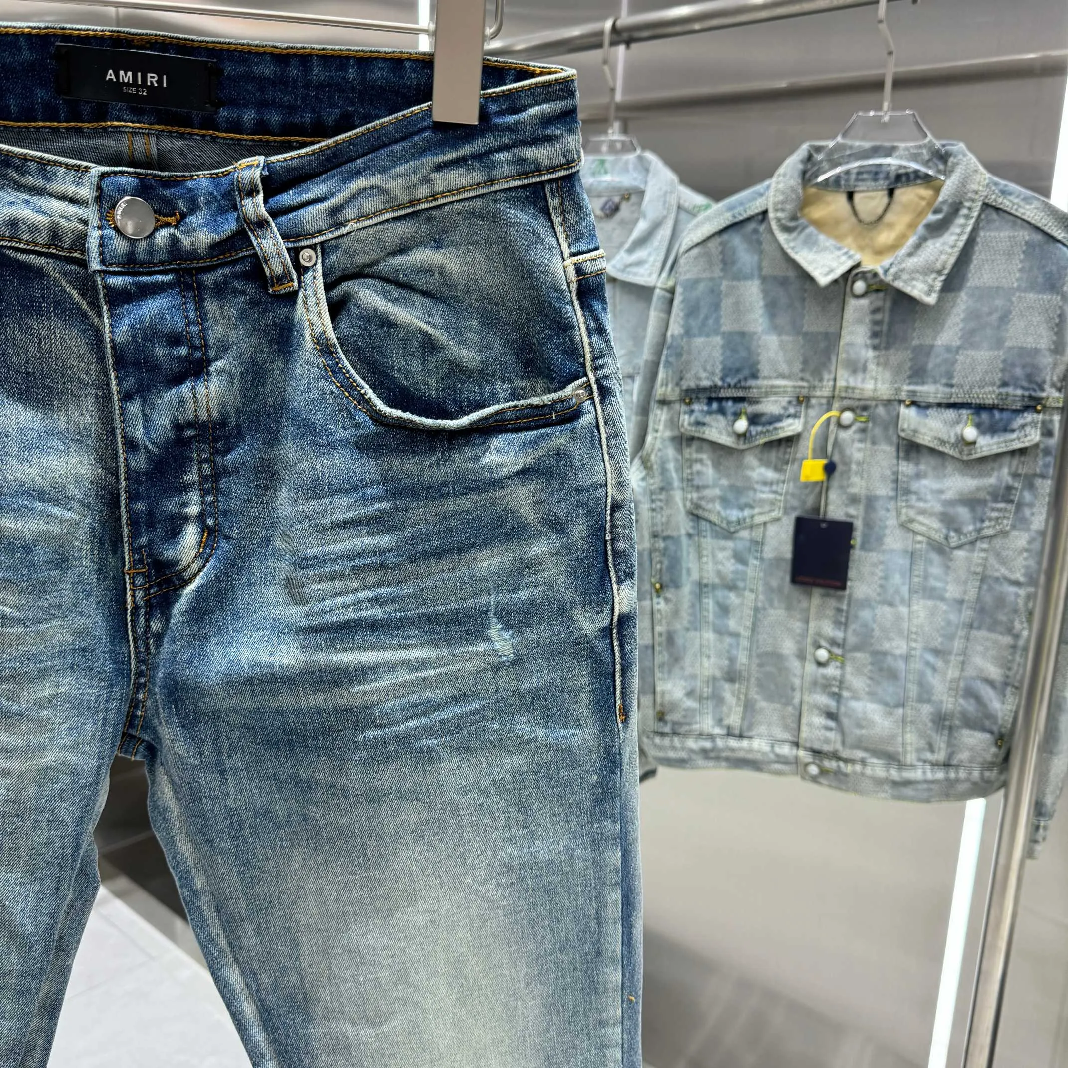P290 Amiri letter embroidered street fashion slim fit stretch jeans Color Blue Size 30 32 34 36 38
