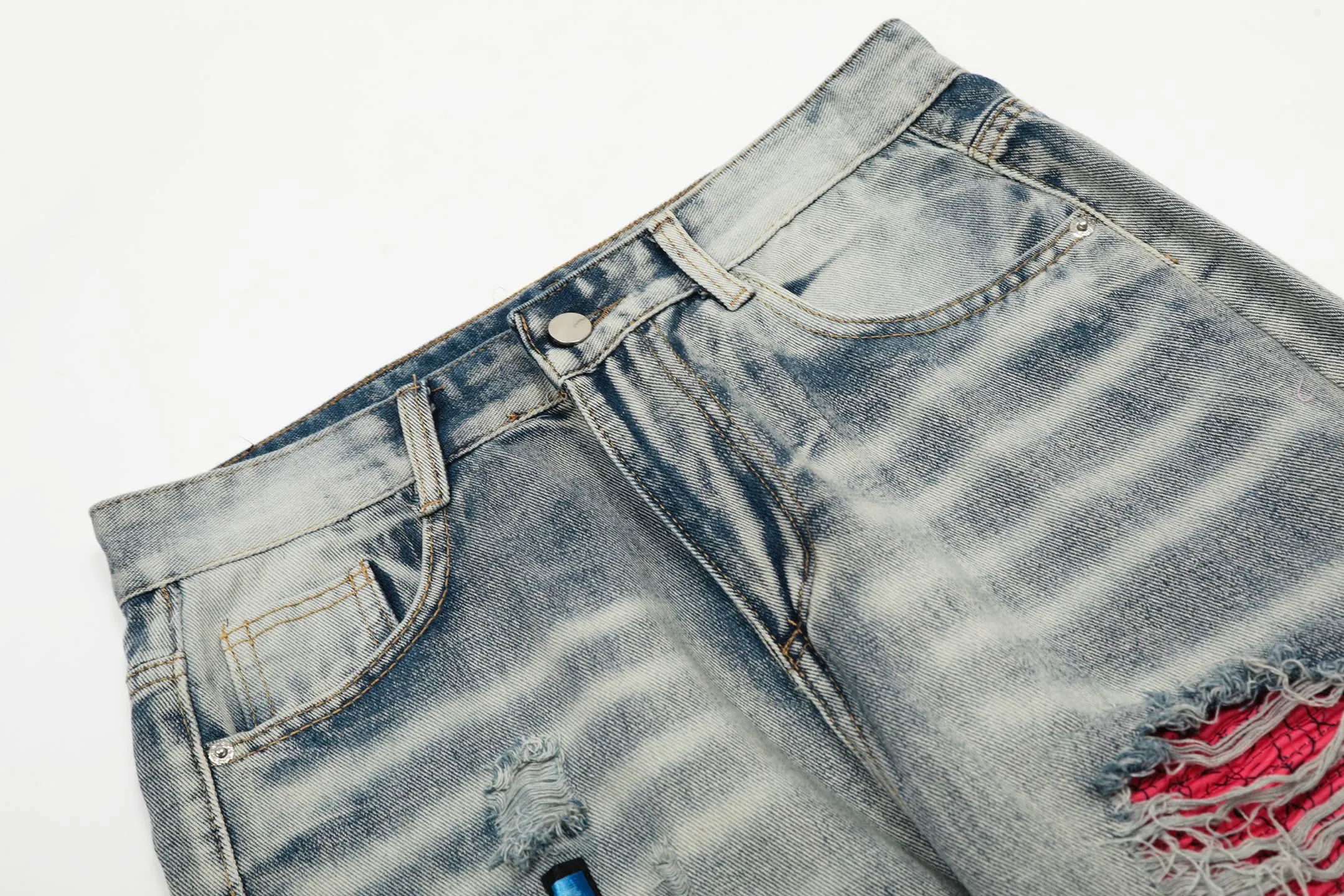 #M28 P168💰 Amiri classic embroidered patched leather ripped letter skinny jeans. Slim skinny jeans. Produced by a major washed factory. Full of high-end. Partial damage to the knees and patchwork design. Already used as a facade design. Leather waist nameplate. The focus of this style is not on the washing, but on the shape and version of the damage. The secret lies in the craftsmanship of the master. The cost of post-processing, grinding, cutting, etc. is far beyond the cost of assembly line products. Color: Picture color Size: 30-32-34-36