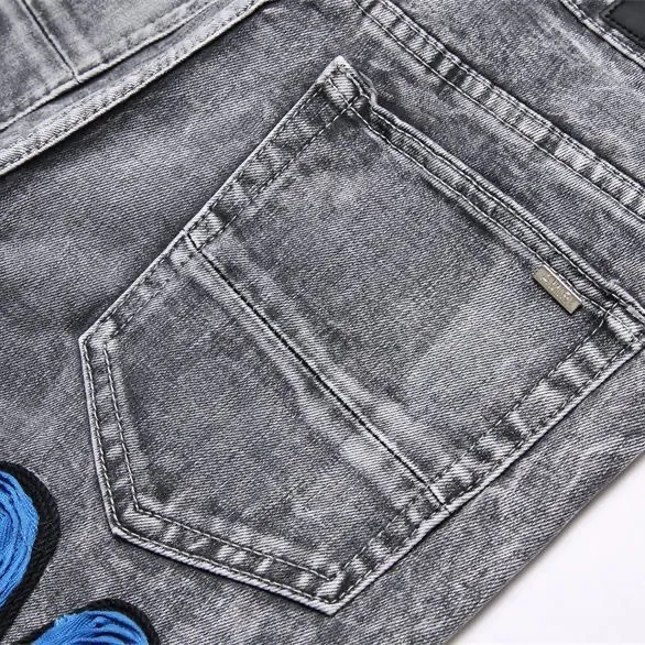P196 Top replica AMIRI denim shorts AMIRI high street basic ripped tight stretch jeans trousers Amiriamiri is transliterated as Emil, which is the name of the founder. Mike Amiri, the founder of amiri, grew up in Los Angeles, USA. He was influenced by the local street culture Rock since he was a child, so he founded the amiri brand named after himself. A variety of trendy clothing meets the needs of different fashion players. Amiri clothing has novel and unique styles and is a well-known street brand in the United States. Many of its styles and styles are loved by many street photographers. Various clothing styles meet the needs of different people, show their unique temperament, and show the trend of dressing. amiri's jeans are relatively famous. Not only do they have many styles, but the quality of the jeans is also very good. Many celebrities have also worn amiri brand jeans. Fashionability.  Color; picture color Size: m l xl xxl