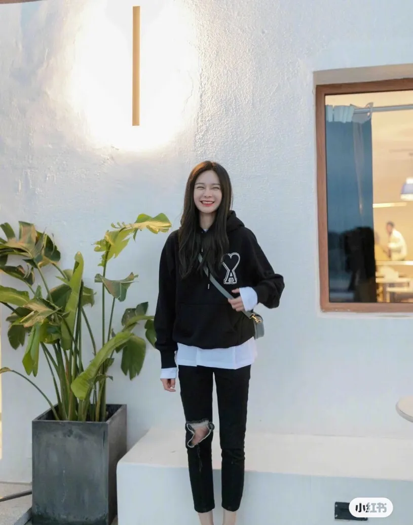 CY610#ami Alexandre Mattiussi21SS embroidered red heart solid color big heart hooded peach heart sweatshirt, same style for men and women, 10S thickened cotton sweatshirt 380G terry fabric, color: black, white, gray, red, green, pink. Size: S-XL