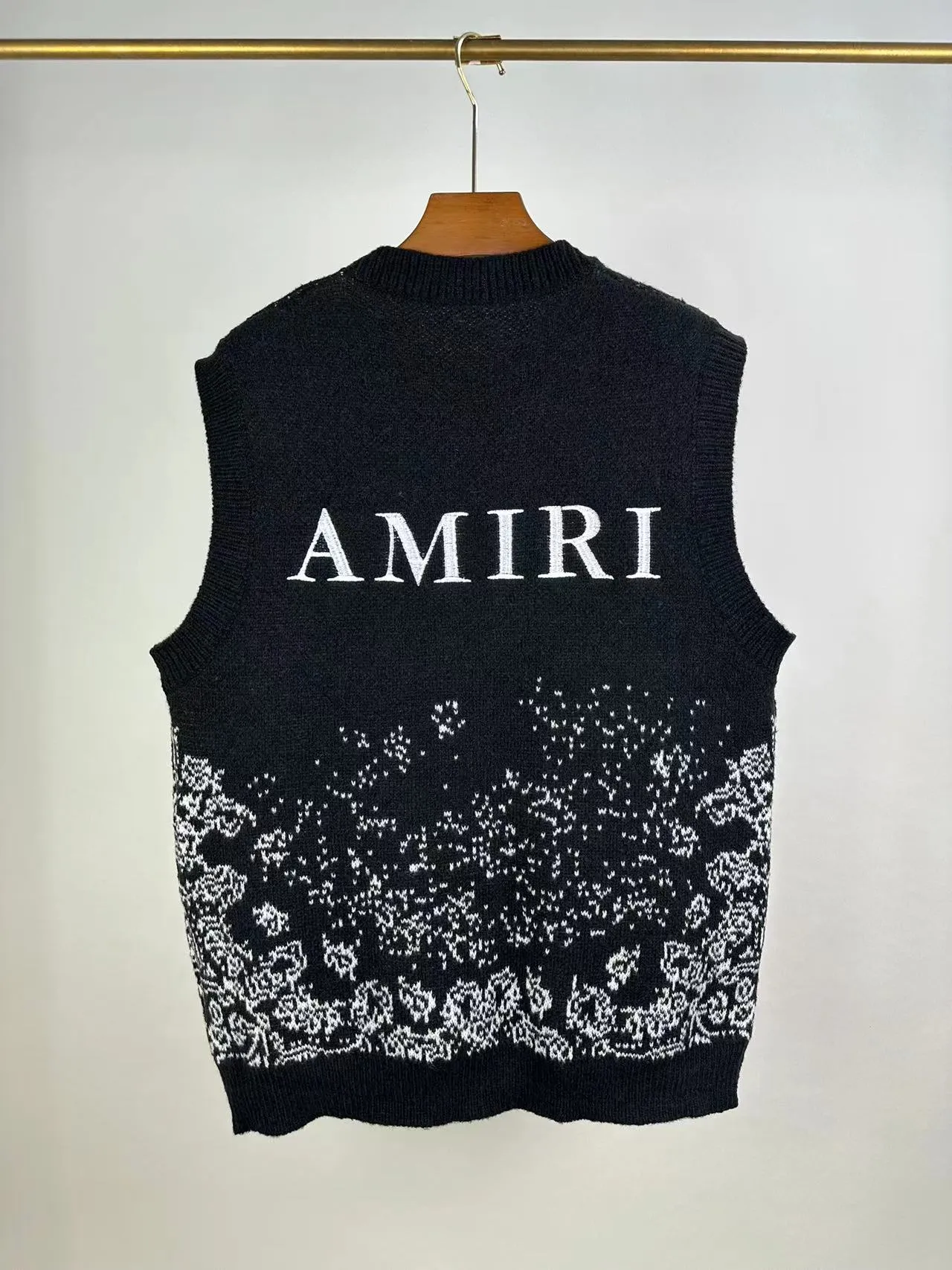 P210 🎉AMIRI vest sweater Amiri exclusive logo embroidered on the front, letter logo embroidered on the back Color: Red Black Size: S M L XL XXL