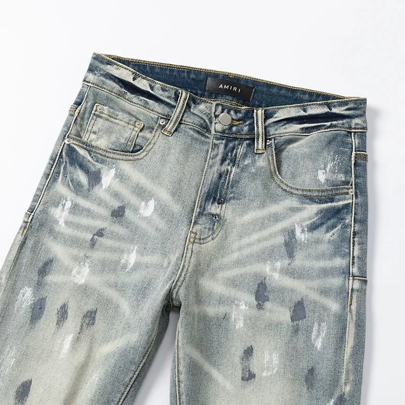 #N22 P246💰 (Top version) AMIRI hot high street jeans slim fit stretch washed knife cut trousers for men AMIRI amiri is transliterated as Emil, which is the name of the founder. Mike Amiri, the founder of amiri, grew up in Los Angeles, USA. He was influenced by local street culture and Punk Rock since childhood, so he founded the amiri brand named after himself. A variety of trendy clothing meets the needs of different fashion players. Amiri clothing has novel and unique styles and is a well-known street brand in the United States. The styles and styles of many clothes are loved by many street photographers. The various clothing styles meet the dressing needs of different people, show their unique temperament, and show the trend of dressing. amiri's jeans are relatively famous. Not only do they have many styles, but the quality of the jeans is also very good. Many celebrities have also worn amiri brand jeans. Color: Picture color Size: 28, 30, 32, 34, 36 28 30 32 34 36 Waist 71 76 81 86 91 Qianlang 26.5 27.5 28.5 29.5 30.5 Hou Lang 37 38 39 40 41 Foot 14 14.8 15.6 16.4 17.2 Foreign Minister 100 102 104 106 107