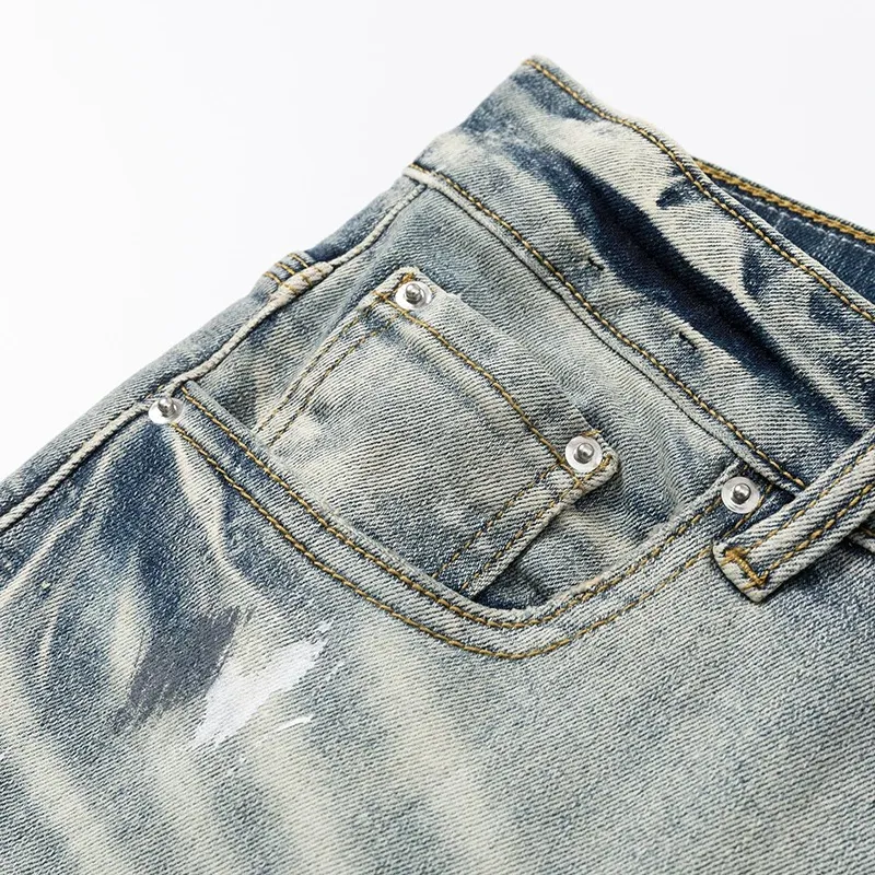 #N22 P246💰 (Top version) AMIRI hot high street jeans slim fit stretch washed knife cut trousers for men AMIRI amiri is transliterated as Emil, which is the name of the founder. Mike Amiri, the founder of amiri, grew up in Los Angeles, USA. He was influenced by local street culture and Punk Rock since childhood, so he founded the amiri brand named after himself. A variety of trendy clothing meets the needs of different fashion players. Amiri clothing has novel and unique styles and is a well-known street brand in the United States. The styles and styles of many clothes are loved by many street photographers. The various clothing styles meet the dressing needs of different people, show their unique temperament, and show the trend of dressing. amiri's jeans are relatively famous. Not only do they have many styles, but the quality of the jeans is also very good. Many celebrities have also worn amiri brand jeans. Color: Picture color Size: 28, 30, 32, 34, 36 28 30 32 34 36 Waist 71 76 81 86 91 Qianlang 26.5 27.5 28.5 29.5 30.5 Hou Lang 37 38 39 40 41 Foot 14 14.8 15.6 16.4 17.2 Foreign Minister 100 102 104 106 107