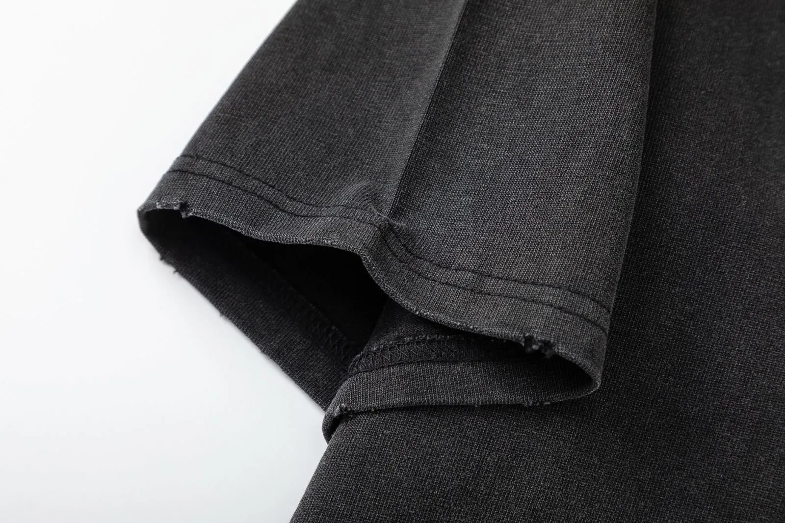 8037#P170, AMIRI cracked logo printed, washed, frayed and fried, loose version of T-shirt, made of 300g fabric, color: black, size: S M L XL