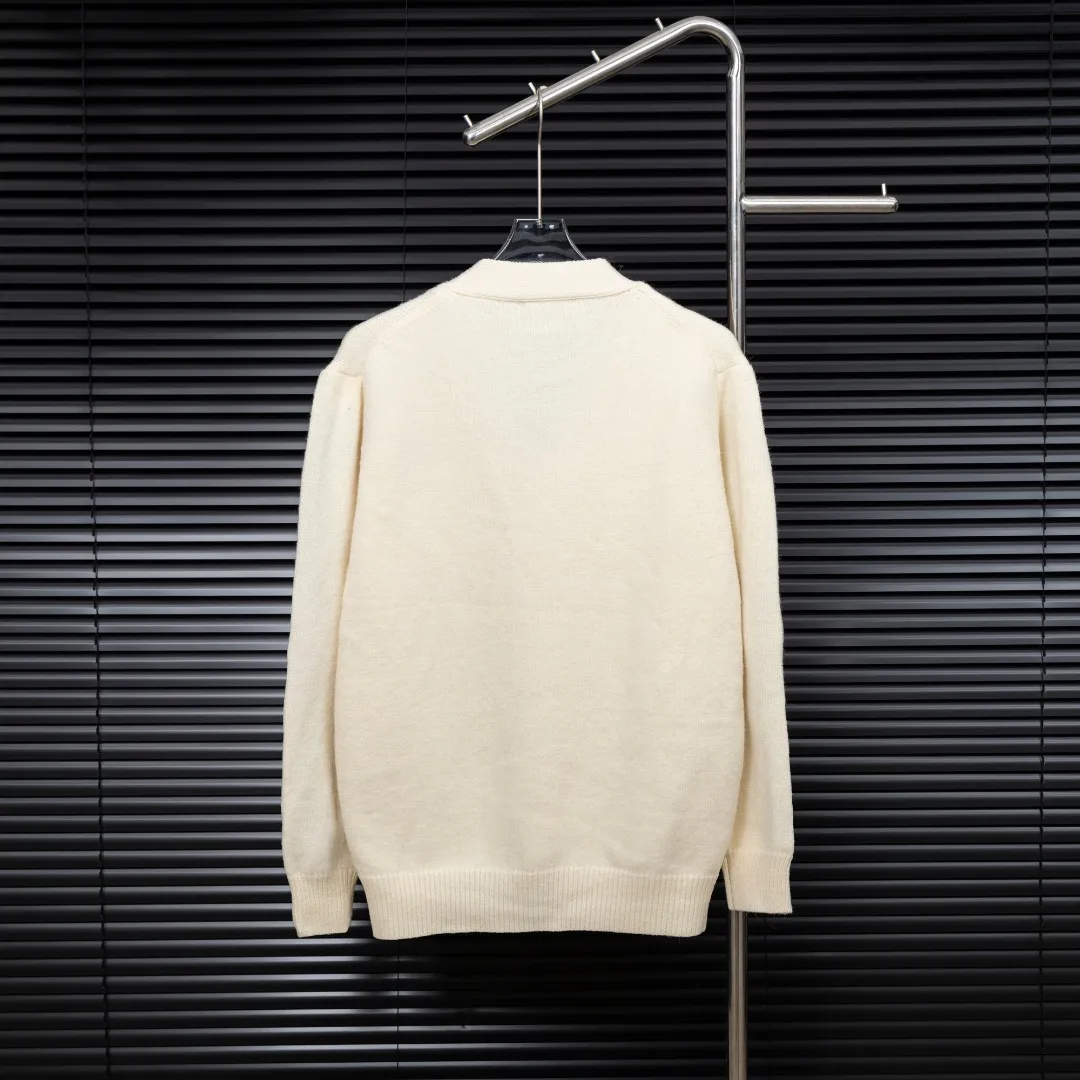 P360 Style: AMIRI Emile bone splicing long-sleeved knitted cardigan jacket Size: S-XXL Fabric: Wool blend Accessories: Full set of customized original accessories No gender distinction, same style for men and women