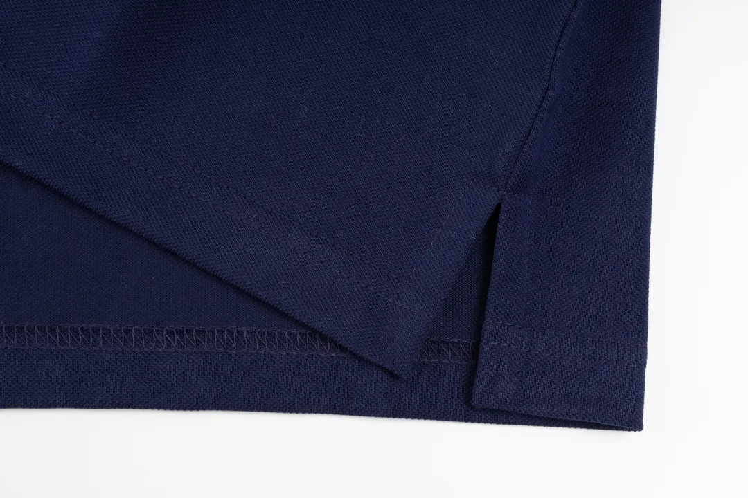 P180 AMIRI/Amiri, the American fashion brand's 2025 spring and summer Polo shirt, the same style is sold at the counter, customized fabrics, excellent texture, contrasting color splicing, ready-made clothes with stylish drapes, comfortable to wear and skin-friendly, heavy workmanship to create the original logo, complete three labels, excellent upper body effect, original purchase, a must-have for men's wardrobe. Color: royal blue Size: M-3XL