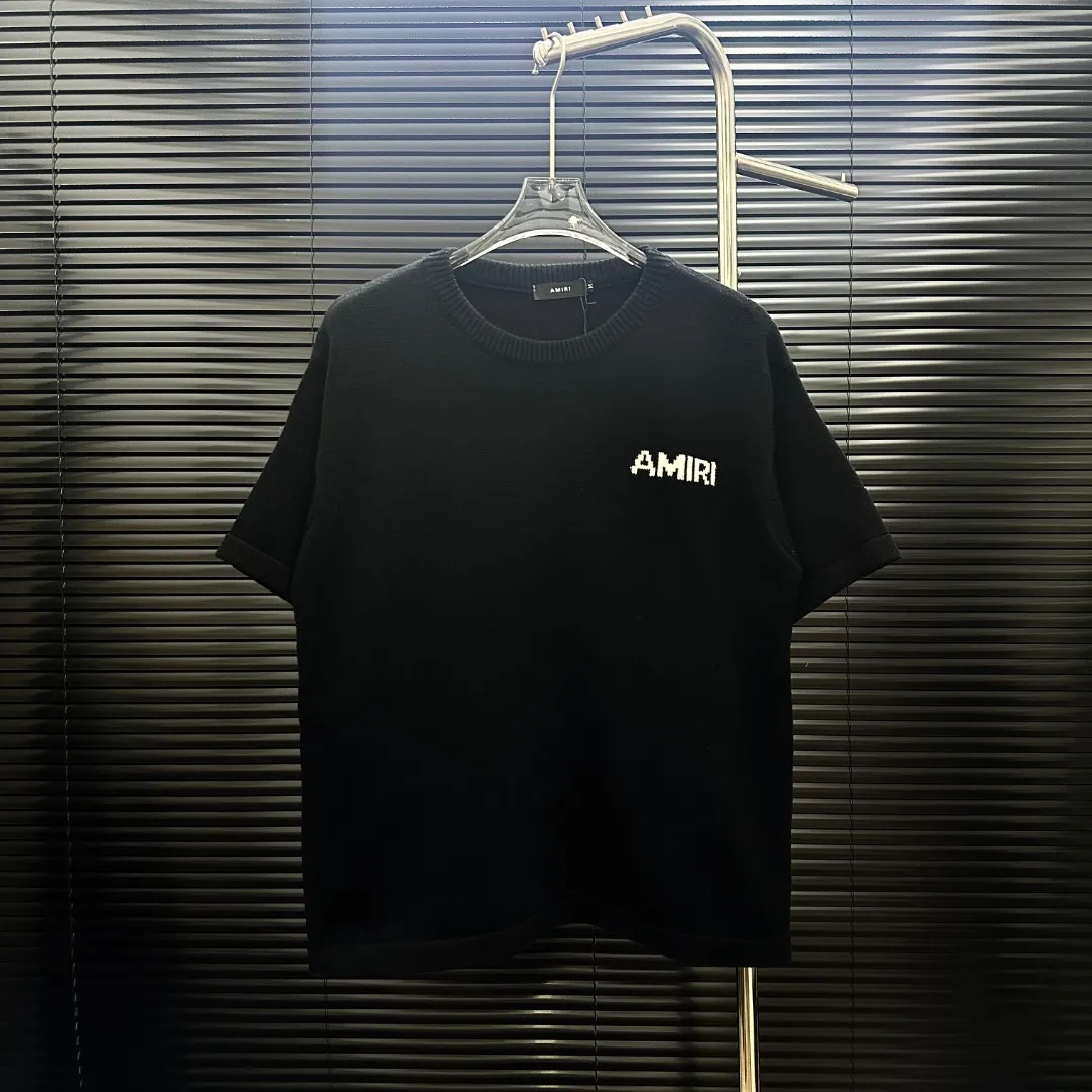 P230 Style: AMIRI foam flocking short sleeves Size: S-XXL Fabric: Wool blend Accessories: Full set of customized original accessories No gender distinction, same style for men and women