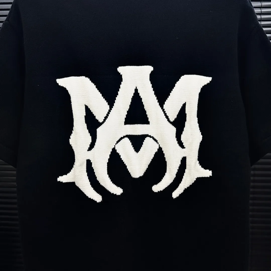 P230 Style: AMIRI foam flocking short sleeves Size: S-XXL Fabric: Wool blend Accessories: Full set of customized original accessories No gender distinction, same style for men and women
