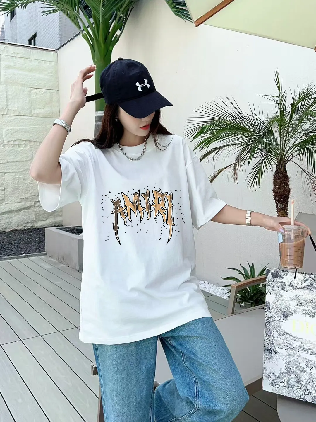 P140 [AMIRI] 2025FW short-sleeved T-shirt LOGO printing, high-end 26s double yarn 300g fabric, heavy fabric, custom stretcher rib, same vat and dye, complete three standards, same style for men and women, color: black, white, gray, size: S M L XL 2XL