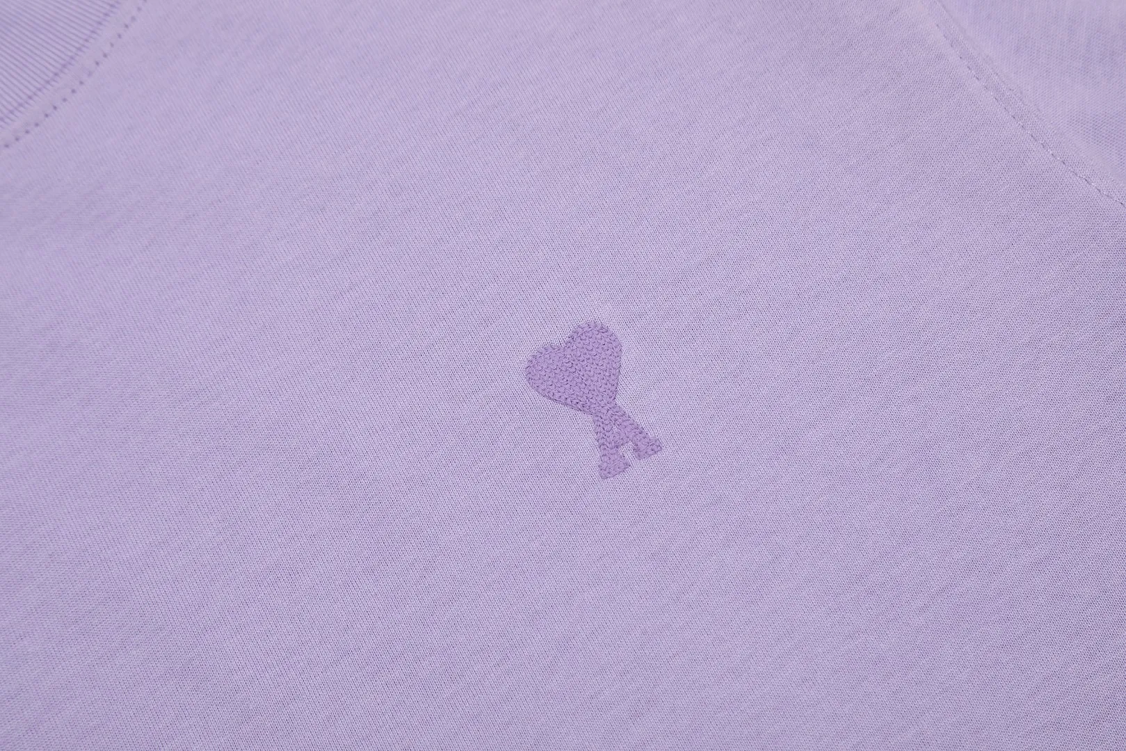 Ami Amy 2024ss autumn classic small embroidered love short sleeves ✅240G Xinjiang long-staple cotton top double yarn, shrinkage rate controlled at 2%, export-grade solid color quality, truly not easy to deform, shrink, and not fade ✅Maximum size can be worn 230 pounds, no pressure to export to Europe and the United States, size S-XL Color: 7 colors, white, black, gray, sky blue, navy, sapphire blue, dark green, coffee, brown, apricot Egg yolk, wine red, meat powder, taro purple