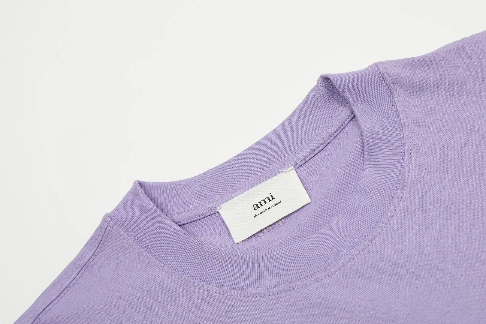 Ami Amy 2024ss autumn classic small embroidered love short sleeves ✅240G Xinjiang long-staple cotton top double yarn, shrinkage rate controlled at 2%, export-grade solid color quality, truly not easy to deform, shrink, and not fade ✅Maximum size can be worn 230 pounds, no pressure to export to Europe and the United States, size S-XL Color: 7 colors, white, black, gray, sky blue, navy, sapphire blue, dark green, coffee, brown, apricot Egg yolk, wine red, meat powder, taro purple