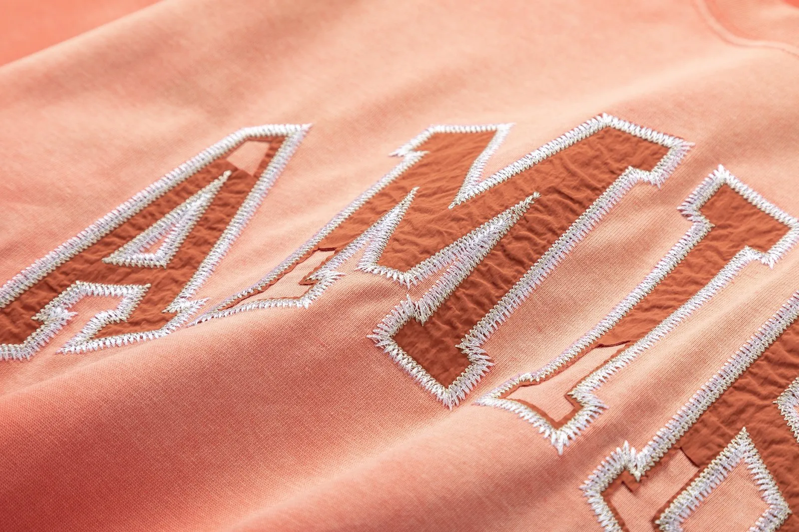 8016#P160amiri washed patch with embroidered logo, made of 300g fabric, colors: black, grapefruit red, green, silver. Size: S M L XL