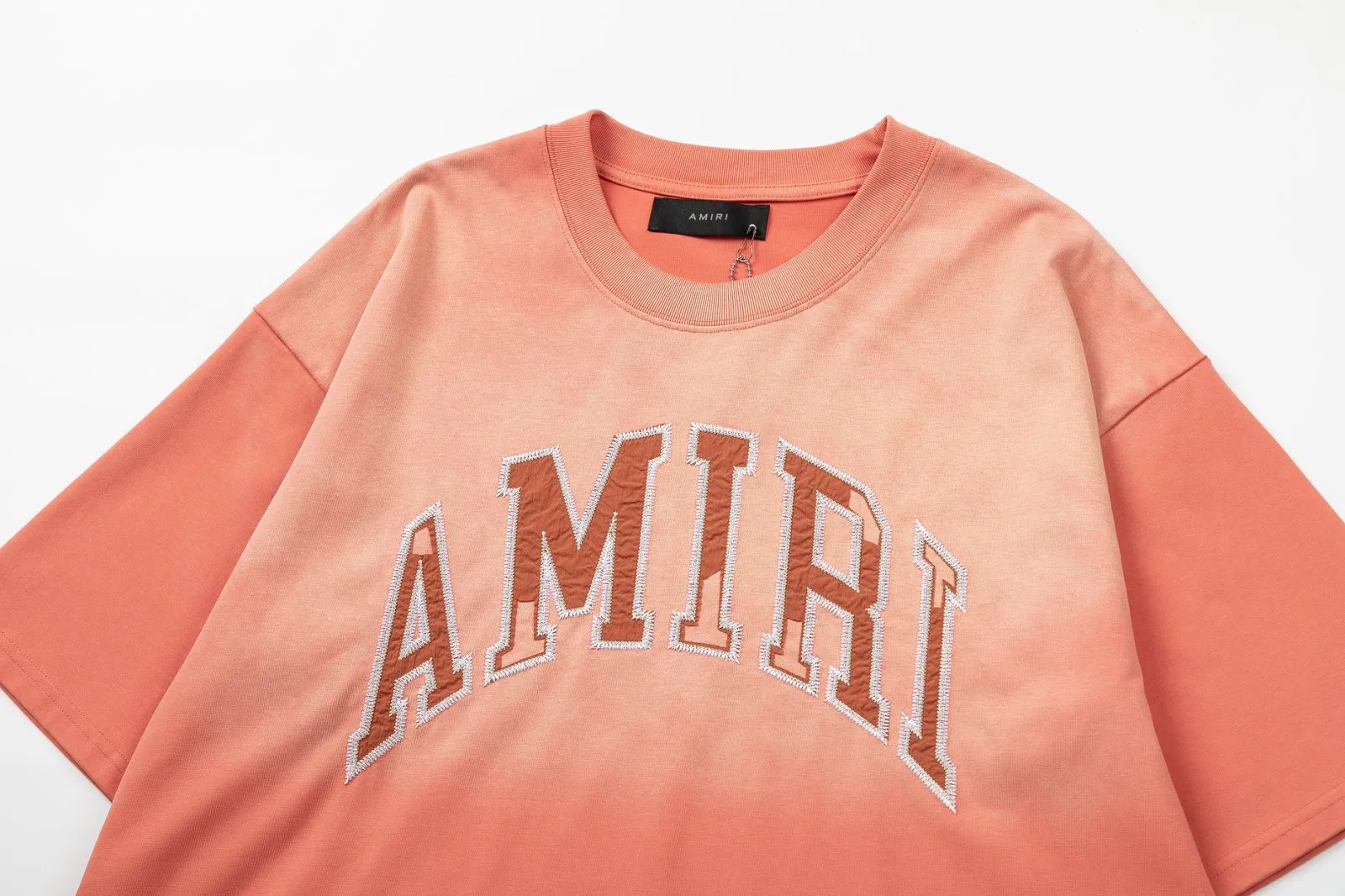 8016#P160amiri washed patch with embroidered logo, made of 300g fabric, colors: black, grapefruit red, green, silver. Size: S M L XL