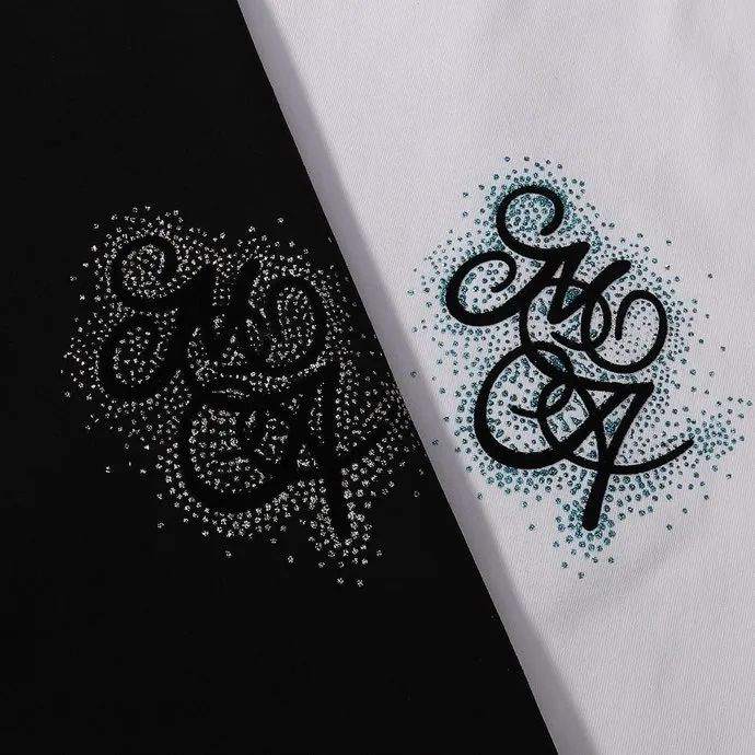 Style number: 715 P126 Fabric: 260g double yarn AMIRI 2025 spring and summer new logo round neck T-shirt high street men and women loose classic letter silver glitter short sleeves Color: black. White Size: S M L XL