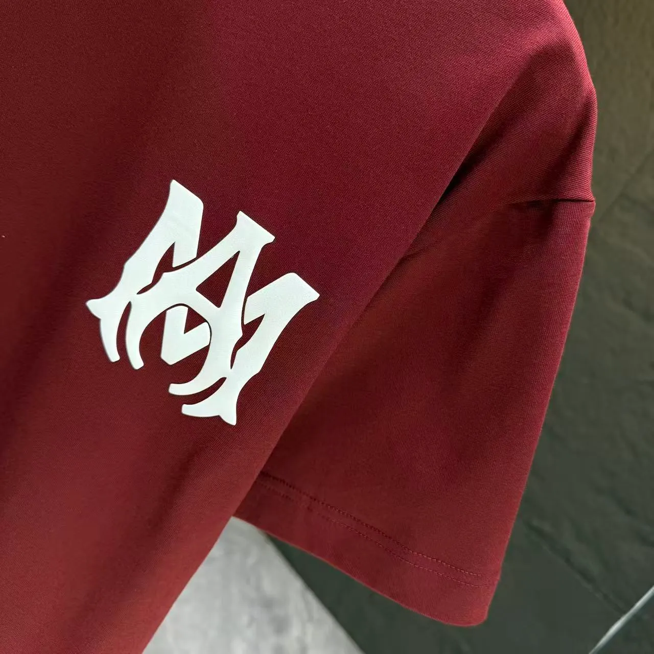 P150 AMIRI* 2025 autumn and winter new short-sleeved T-shirt Customized pure cotton letter logo three-dimensional foam Color: black white clever color dark red Size: S M L XL XXL