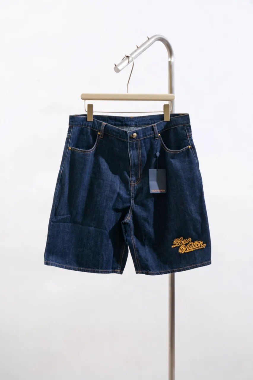 LV 2024 FW new autumn and winter cotton denim blue casual shorts, classic fit, Damier nubuck label decoration on the back waist, LV Ropes embroidered rope effect, with brand patch logo, metal lettering studs and buttons