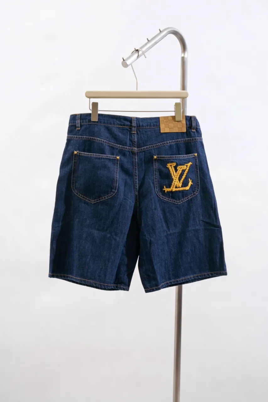 LV 2024 FW new autumn and winter cotton denim blue casual shorts, classic fit, Damier nubuck label decoration on the back waist, LV Ropes embroidered rope effect, with brand patch logo, metal lettering studs and buttons