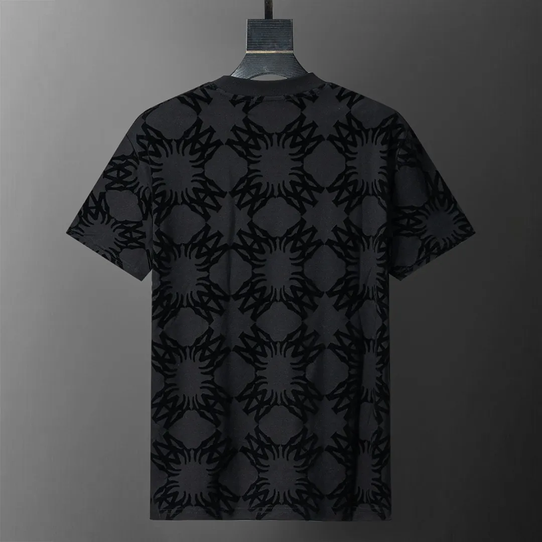 P130 Mili's 2026 spring and summer new men's round-neck short-sleeved T-shirt, all over the body with flocking printing technology, the style is fashionable and handsome, the fabric is comfortable, the workmanship is rigorous, and the wiring is neat. Good upper body effect·Size M-3XL black