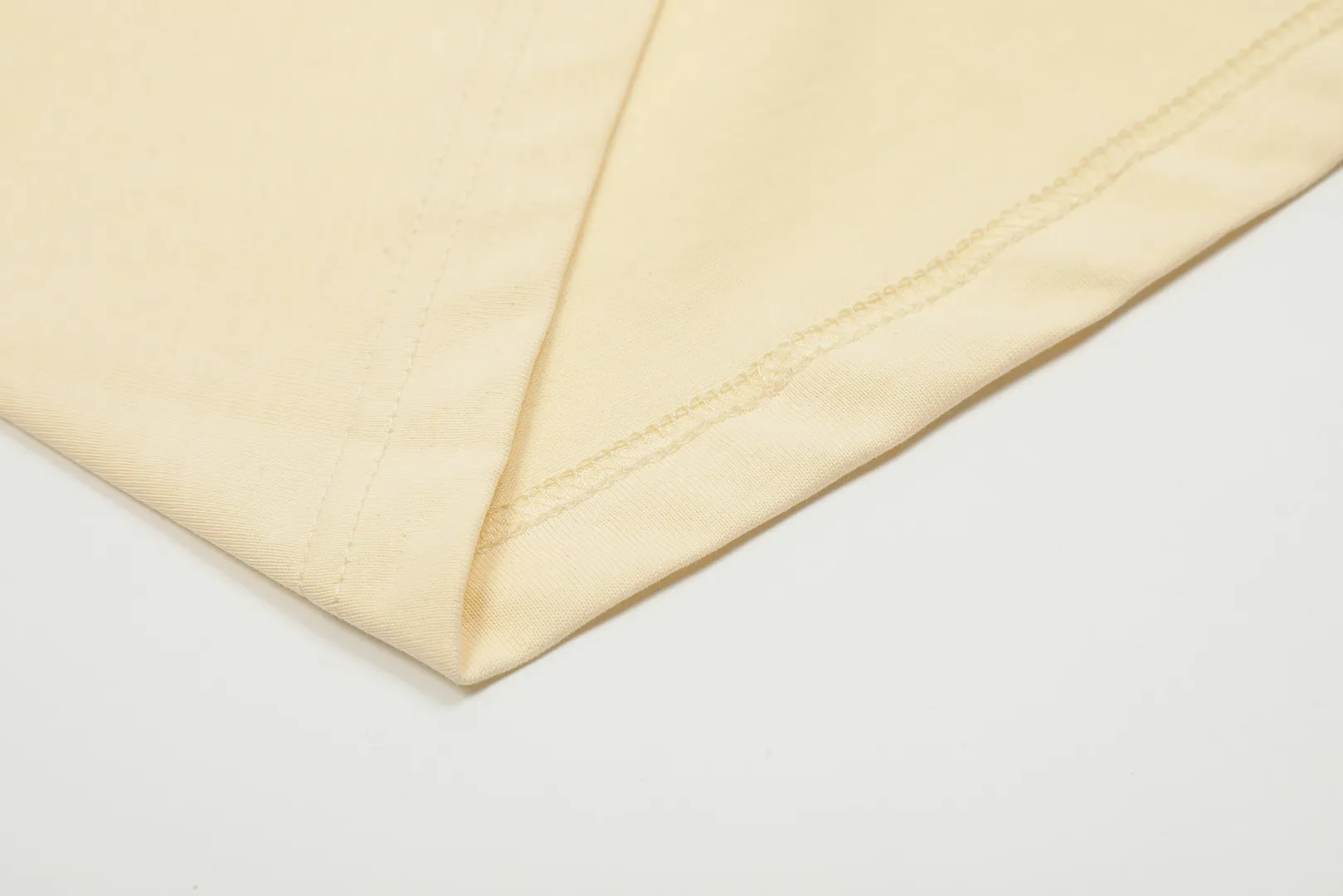 Ami Amy 2024ss autumn classic small embroidered love short sleeves ✅240G Xinjiang long-staple cotton top double yarn, shrinkage rate controlled at 2%, export-grade solid color quality, truly not easy to deform, shrink, and not fade ✅Maximum size can be worn 230 pounds, no pressure to export to Europe and the United States, size S-XL Color: 7 colors, white, black, gray, sky blue, navy, sapphire blue, dark green, coffee, brown, apricot Egg yolk, wine red, meat powder, taro purple