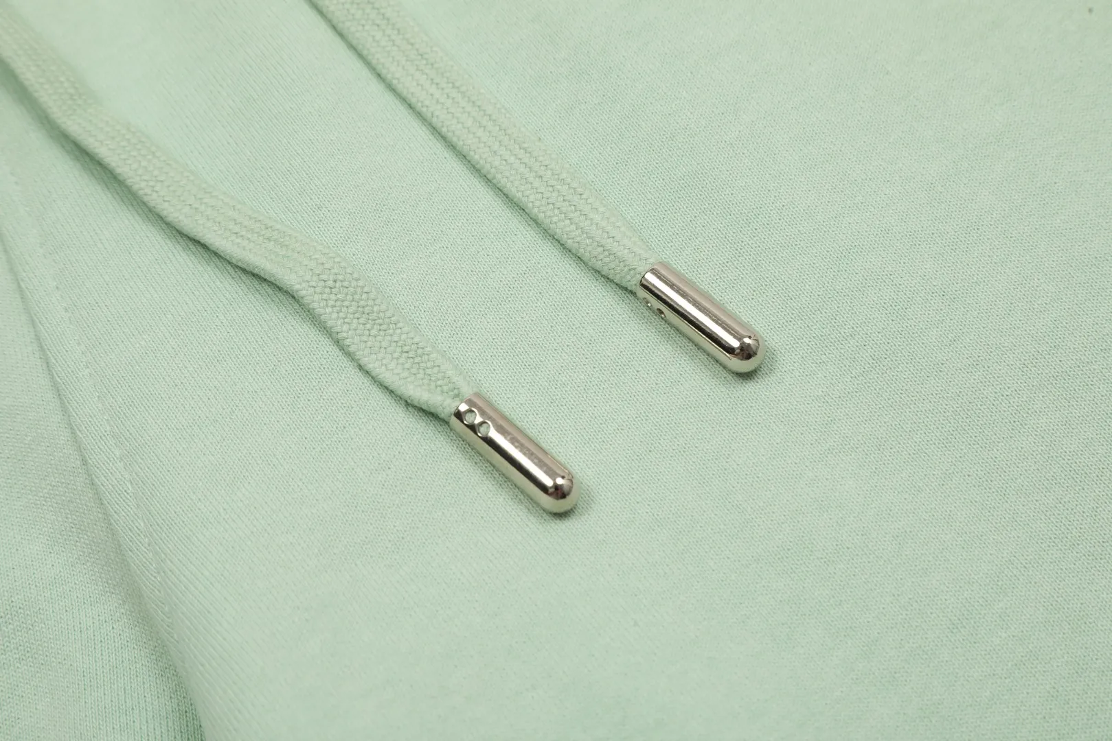 AMI/Amy Macaron Love Embroidery Classic Shorts Put aside all the messy words and let’s go directly to the product parameters: ✅480g high-gram weight customized rough feel fabric ✅Correct workmanship. Every detail is 100% restored to the official website. ✅The thread is made of 500g high-gram heavyweight pure cotton thread. Custom-woven and dyed in the same color in the same vat. There is no color difference with the fabric. Machine washable and washed, not easy to deform. ✅No comparison and no harm. Different from market currency. Correct workmanship details. High-quality pure cotton fabric ✅The webbing is made of custom-dyed high-density and high-thickness webbing. Comparing with the official website. ✅The only correct embroidery of the same material on the market. Differentiating the fakes on the market at a glance. ✅The version follows the official website. It is loose and slim and can be worn up to 210 pounds. There is no pressure for global shopping. Size: S-XL Color: Black Khaki Light Blue Rose Pink Light Green