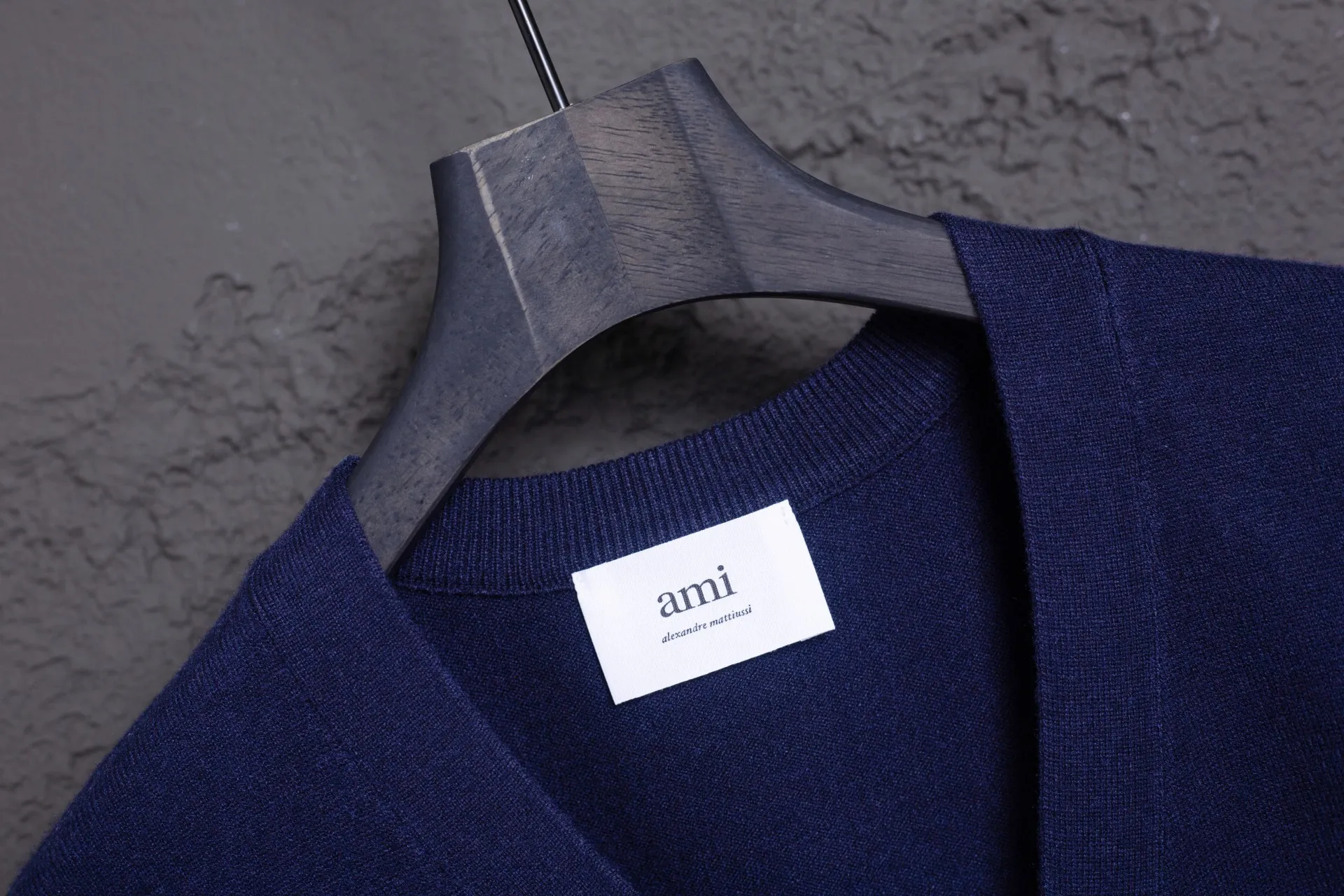 P176 Style No.: MQ803 AMI Classic Little Love Series Embroidered Cardigan Sweater Highest Version Supports Comparison Color: Royal Blue, Size: S-XL