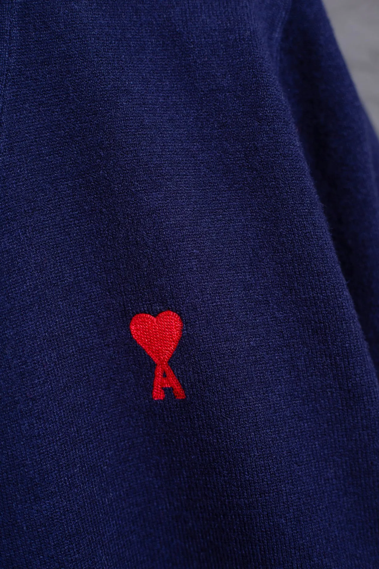 P176 Style No.: MQ803 AMI Classic Little Love Series Embroidered Cardigan Sweater Highest Version Supports Comparison Color: Royal Blue, Size: S-XL