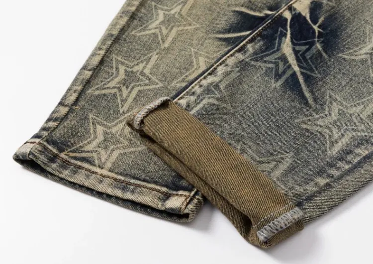 #N19 P246💰 (Top version) AMIRI hot high street jeans slim fit stretch washed knife cut trousers men's fashion AMIRI amiri is transliterated as Emil, which is the name of the founder. Mike Amiri, the founder of amiri, grew up in Los Angeles, USA. He was influenced by local street culture and Punk Rock since childhood, so he founded the amiri brand named after himself. A variety of trendy brand clothing meets the needs of different fashion players. Amiri clothing has novel and unique styles and is a well-known street brand in the United States. The styles and styles of many clothes are loved by many street photographers. The various clothing styles meet the dressing needs of different people, show their unique temperament, and show the trend of dressing. amiri's jeans are relatively famous. Not only do they have many styles, but the quality of the jeans is also very good. Many celebrities have also worn amiri brand jeans. Color: Picture color Size: 28, 30, 32, 34, 36 28 30 32 34 36 Waist 71 76 81 86 91 Qianlang 26.5 27.5 28.5 29.5 30.5 Hou Lang 37 38 39 40 41 Foot 14 14.8 15.6 16.4 17.2 Foreign Minister 100 102 104 106 107