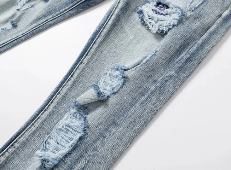 #N08 P246💰 (Extreme Version) AMIRI High Street Jeans Slim Fit Stretch Washed Knife Cut Hole Pants Men's Fashion AMIRI amiri is transliterated as Emil, which is the name of the founder. Mike Amiri, the founder of amiri, grew up in Los Angeles, USA. He was influenced by local street culture and Punk Rock since childhood, so he founded the amiri brand named after himself. A variety of trendy clothing meets the needs of different fashion players. Amiri clothing has novel and unique styles and is a well-known street brand in the United States. The styles and styles of many clothes are loved by many street photographers. The various clothing styles meet the dressing needs of different people, show their unique temperament, and show the trend of dressing. amiri's jeans are relatively famous. Not only do they have many styles, but the quality of the jeans is also very good. Many celebrities have also worn amiri brand jeans. Color: Picture color Size: 28, 30, 32, 34, 36 28 30 32 34 36 Waist 71 76 81 86 91 Qianlang 26.5 27.5 28.5 29.5 30.5 Hou Lang 37 38 39 40 41 Foot 14 14.8 15.6 16.4 17.2 Foreign Minister 100 102 104 106 107