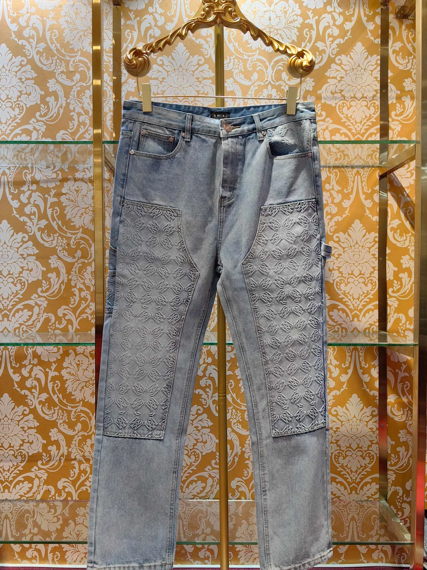P340 AMIRI top version jeans 2026 latest product, original order, loose fit, original hardware accessories decorated with logo, super correct fit, extremely high grade, counter quality, fashionable upper body, customized buttons, full set of accessories, one-to-one mold customization color: light blue size: 29-38