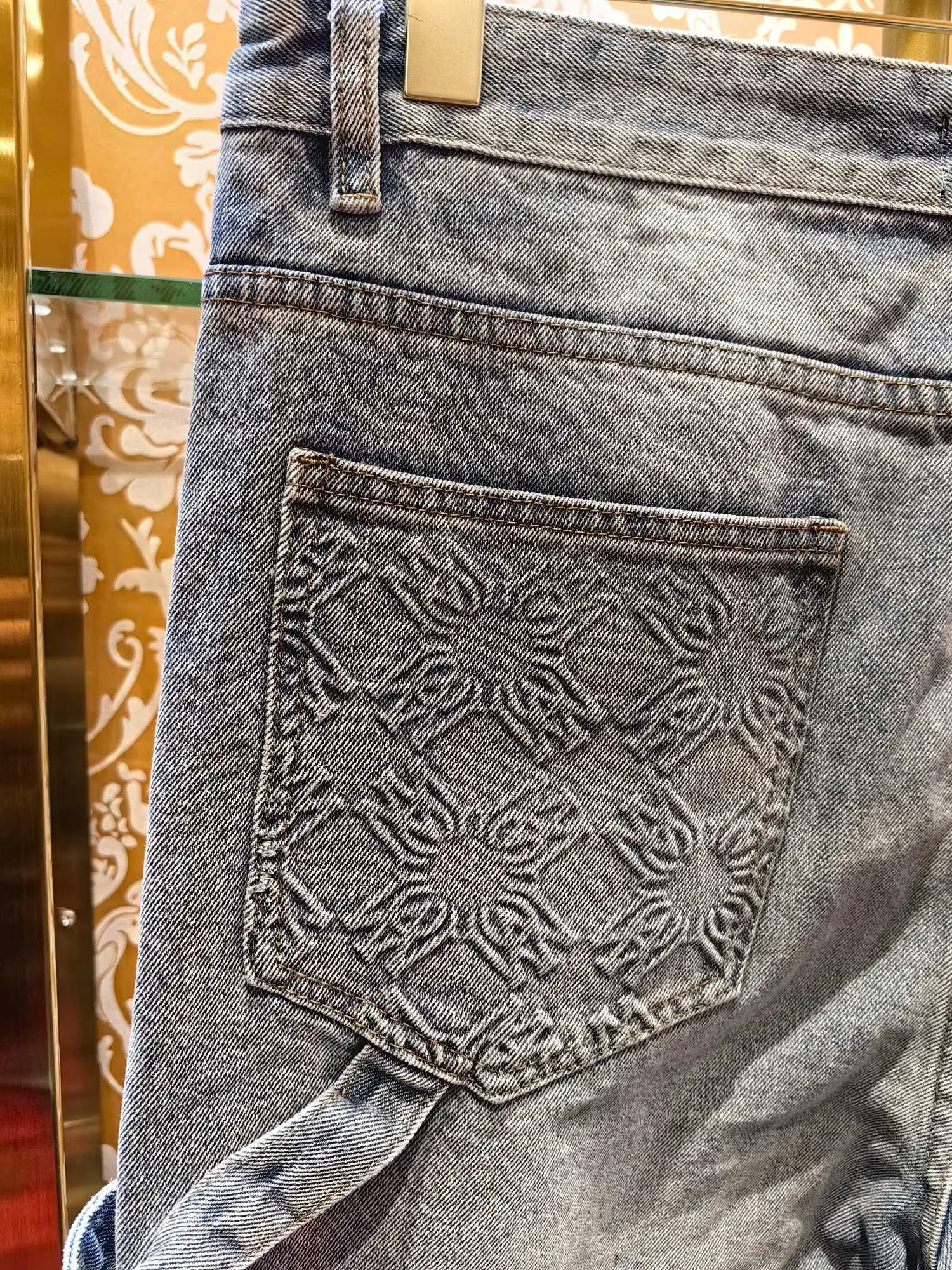 P340 AMIRI top version jeans 2026 latest product, original order, loose fit, original hardware accessories decorated with logo, super correct fit, extremely high grade, counter quality, fashionable upper body, customized buttons, full set of accessories, one-to-one mold customization color: light blue size: 29-38