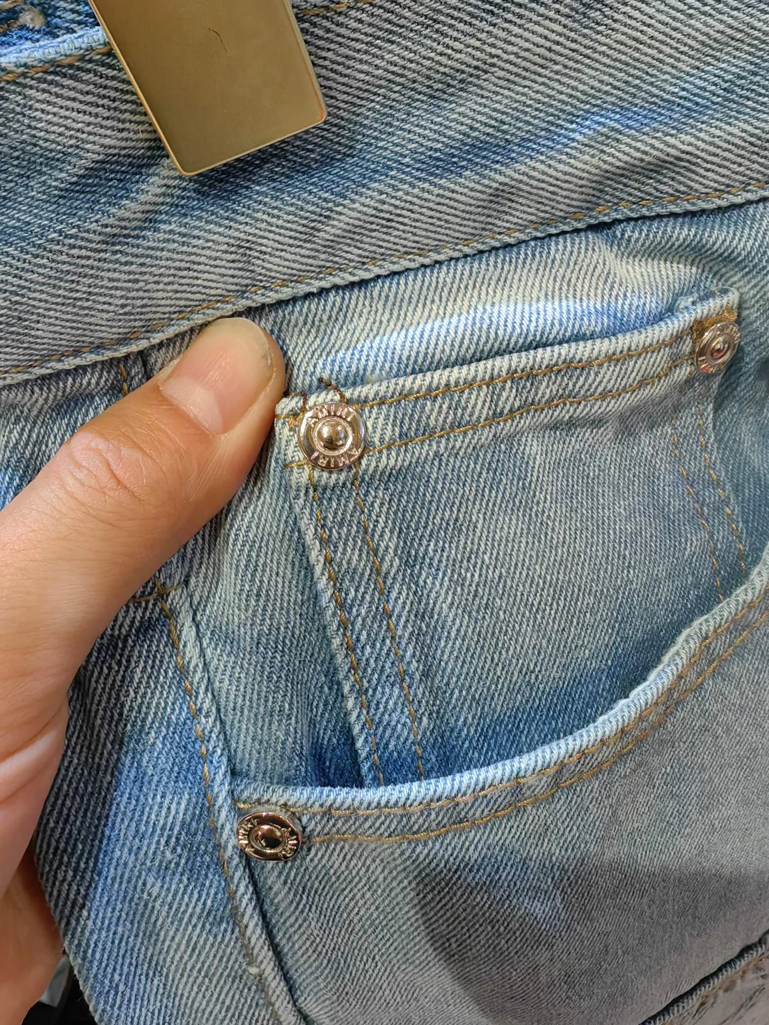 P340 AMIRI top version jeans 2026 latest product, original order, loose fit, original hardware accessories decorated with logo, super correct fit, extremely high grade, counter quality, fashionable upper body, customized buttons, full set of accessories, one-to-one mold customization color: light blue size: 29-38
