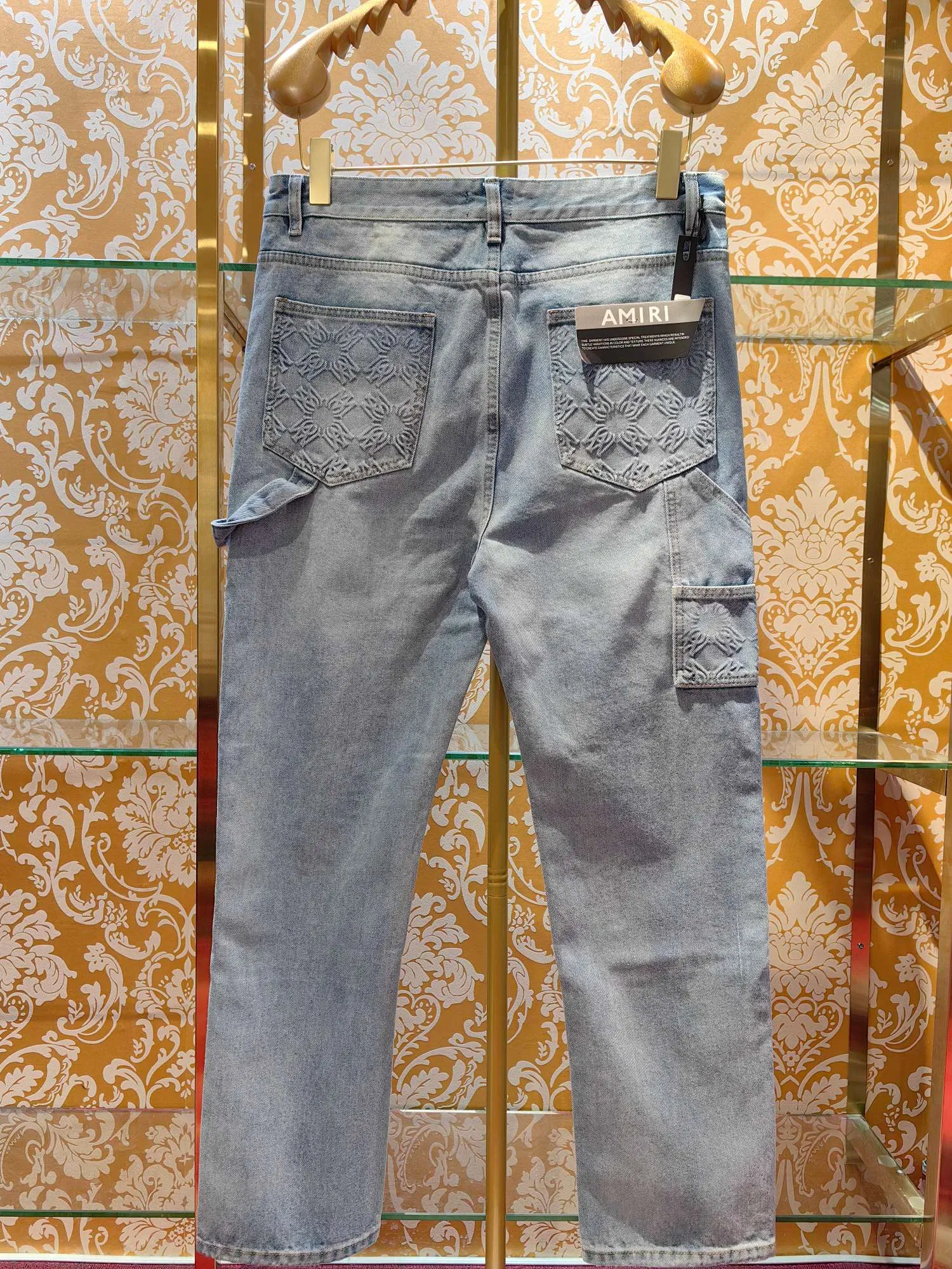 P340 AMIRI top version jeans 2026 latest product, original order, loose fit, original hardware accessories decorated with logo, super correct fit, extremely high grade, counter quality, fashionable upper body, customized buttons, full set of accessories, one-to-one mold customization color: light blue size: 29-38