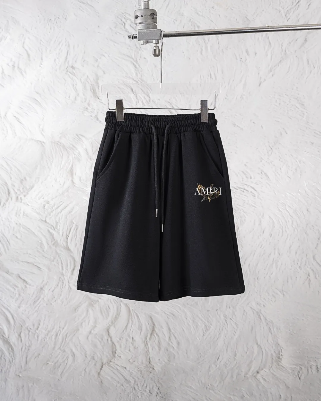 P180 AMIRI new shorts, classic printed shorts, light luxury, a must-have item for daily commuting for men and women, correct version, welcome to compare, detailed features · Made of 360g Xinjiang cotton double yarn fish scale terry fabric · Elastic waistband · Double needle stitching and cross-stitching process Color: black/grey Size: S M L XL XXL (please state your height and weight when placing an order)