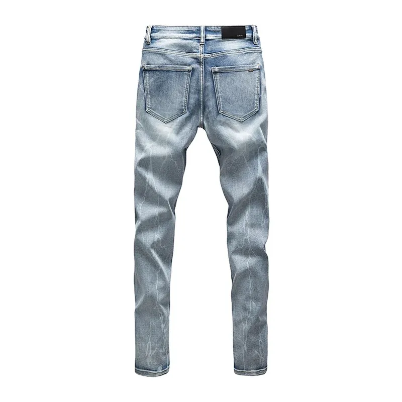 #N14 P246💰 (Top version) AMIRI hot high street jeans slim fit stretch washed knife cut trousers for men AMIRI amiri is transliterated as Emil, which is the name of the founder. Mike Amiri, the founder of amiri, grew up in Los Angeles, USA. He was influenced by local street culture and Punk Rock since he was a child, so he founded the amiri brand named after himself. A variety of trendy brand clothing meets the needs of different trendy players. Amiri clothing has novel and unique styles and is a well-known street brand in the United States. The styles and styles of many clothes are loved by many street photographers. The various clothing styles meet the dressing needs of different people, show their unique temperament, and show the trend of dressing. amiri's jeans are relatively famous. Not only do they have many styles, but the quality of the jeans is also very good. Many celebrities have also worn amiri brand jeans. Color: Picture color Size: 28, 30, 32, 34, 36 28 30 32 34 36 Waist 71 76 81 86 91 Qianlang 26.5 27.5 28.5 29.5 30.5 Hou Lang 37 38 39 40 41 Foot 14 14.8 15.6 16.4 17.2 Foreign Minister 100 102 104 106 107