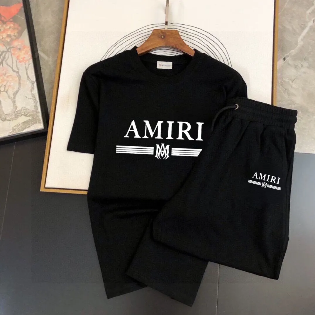 P280 Brand [AMIRI] 2025 new men’s short-sleeved shorts suit! Synchronous sales on the official website! High-end version on the market! It feels delicate and soft! Make you more comfortable to wear! The draped silhouette is awesome! Size: M-5XL (please state your height and weight when placing an order)