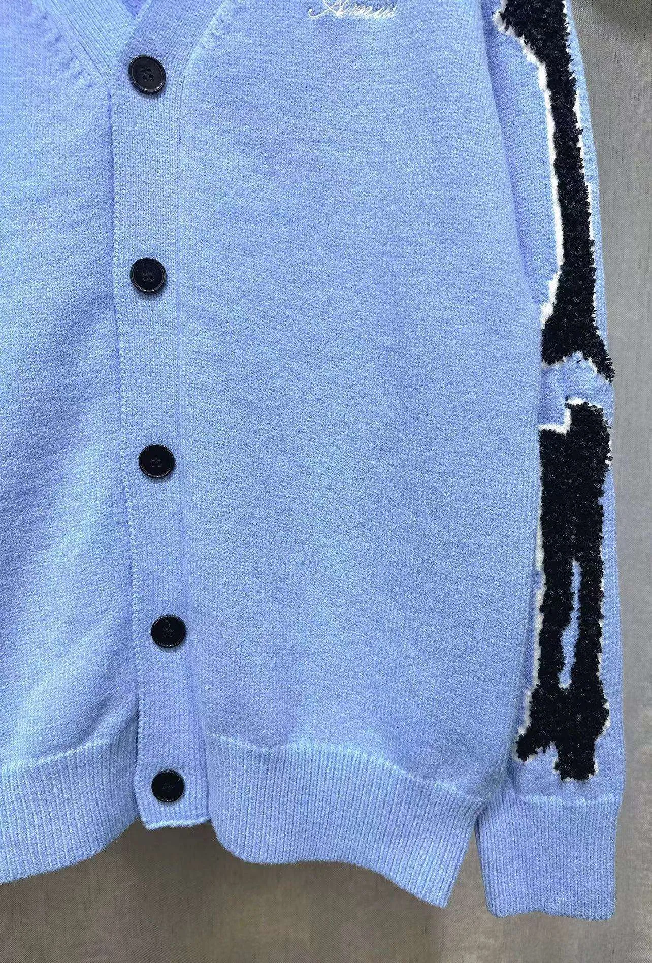 P270 🎉AMIRI new V-neck cardigan sweater, logo embroidery on the chest, 1:1 towel embroidery on the sleeves Color: apricot white, cerulean blue, black, size: S M L XL XXL