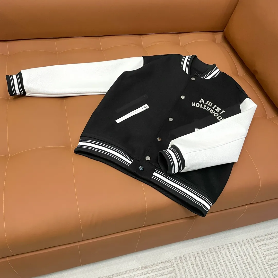 P390 AMI➡️Catway style baseball jacket. I ordered the original model and took a month to finally ship it. I love it so much. The upper body is really cool. A Douyin blogger said that this year's new jacket will become a future trend. If you look through street photos, you will find that celebrities regard it as a collectible jacket, a must-have item for men and women who want light luxury for commuting. Developing the highest version on the entire network, it took 1 month to customize and the cost was extremely high. The German imported flat-machine made custom-woven wool jacquard threads, using the first layer of imported lambskin. The pleated texture is unparalleled. It is hand-cut and meticulously crafted. The stitching position is very technical. Whether the whole garment is good or not depends on this position. Top-notch workmanship and details can stand the test. A full set of customized accessories, the letters are clear and perfectly restored without any difference. High-end atmosphere and full grade! The entire dress is exclusively customized with heavy craftsmanship. The towel patch embroidery is perfectly combined with craft embroidery and precise stitching! Absolute craftsmanship quality! Size: M L XL XXL