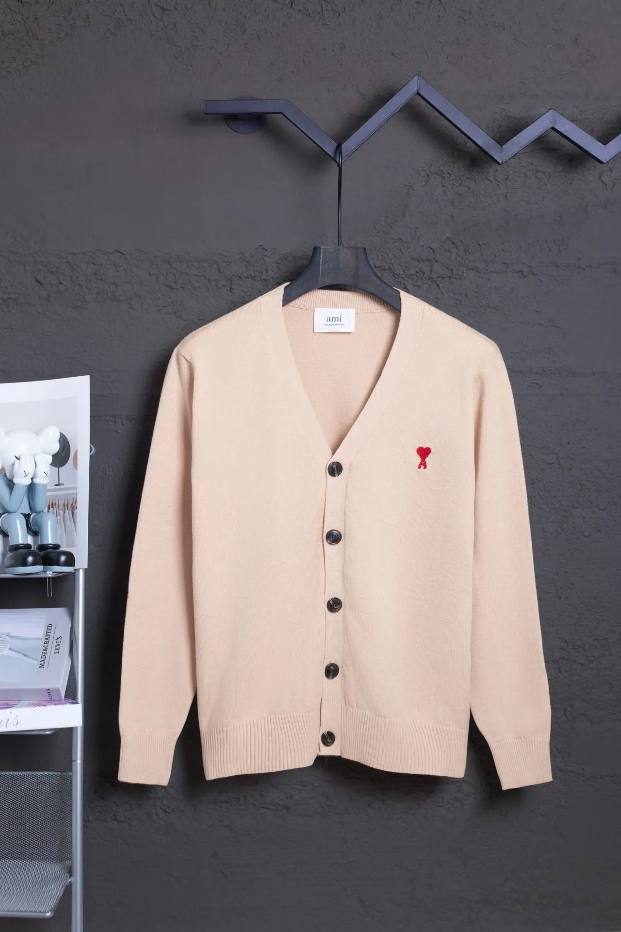 P176 Style No.: MQ803 AMI Classic Little Love Series Embroidered Cardigan Sweater Highest Version Supports Comparison Color: Khaki, Size: S-XL