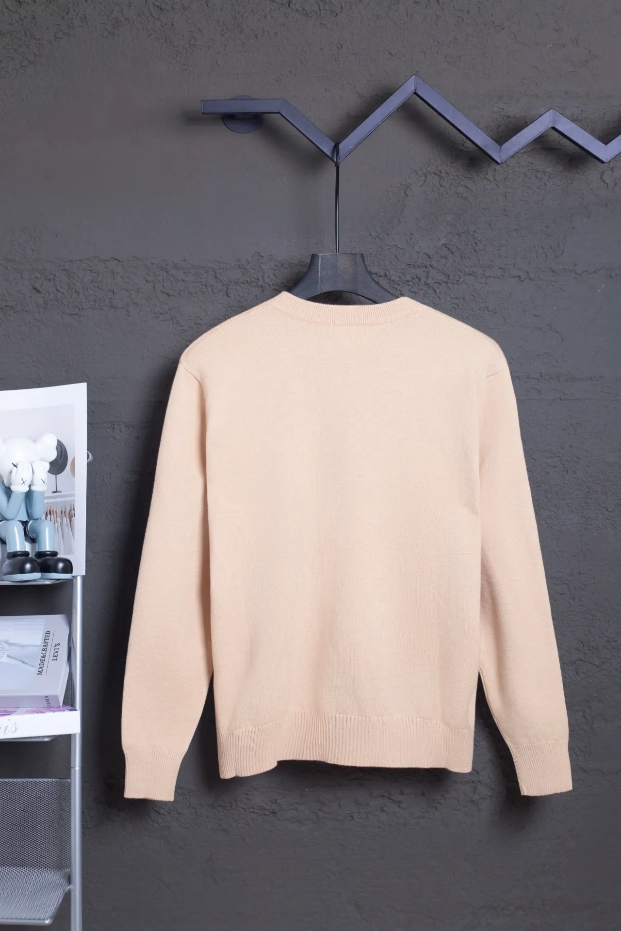 P176 Style No.: MQ803 AMI Classic Little Love Series Embroidered Cardigan Sweater Highest Version Supports Comparison Color: Khaki, Size: S-XL