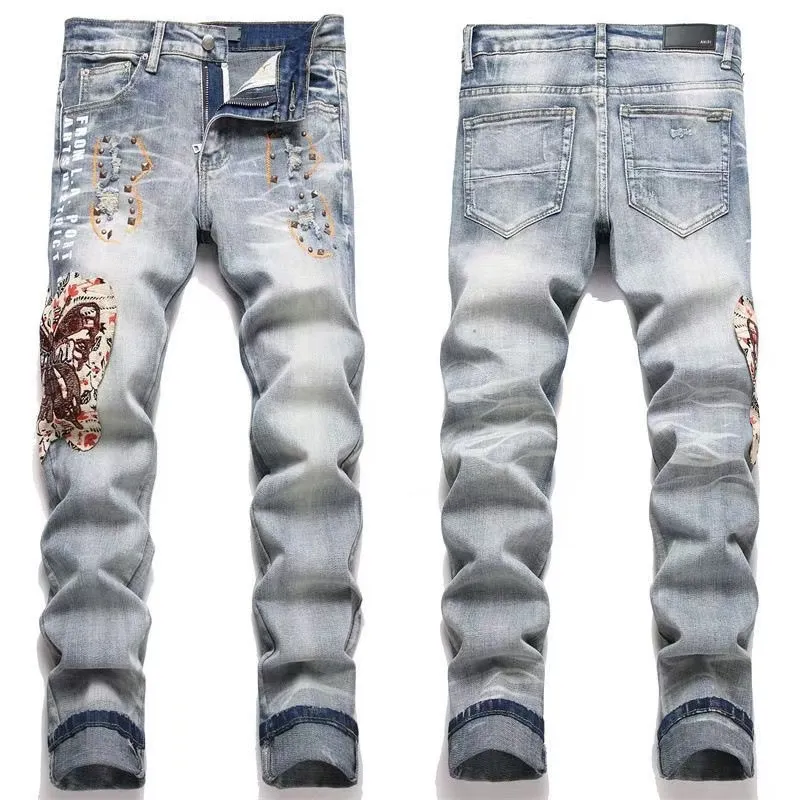 #M58 P168💰 AMIRI patch embroidery jeans trousers AMIRI high street basic ripped tight elastic jeans trousers amiri brand jeans break the production process and cutting of the original jeans, the fabrics are softer and more comfortable Hand-sewn collar label Customized logo buttons Genuine leather tag Color: Picture color Size: 30-32-34-36