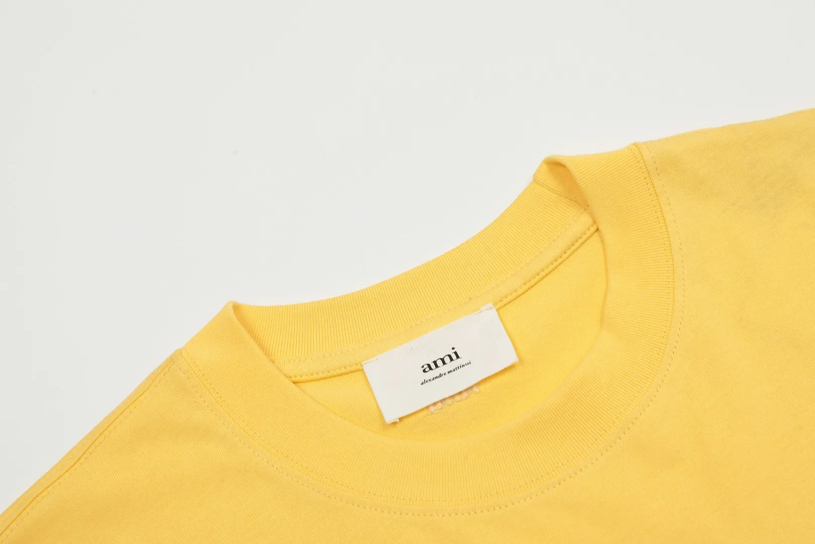 Ami Amy 2024ss autumn classic small embroidered love short sleeves ✅240G Xinjiang long-staple cotton top double yarn, shrinkage rate controlled at 2%, export-grade solid color quality, truly not easy to deform, shrink, and not fade ✅Maximum size can be worn 230 pounds, no pressure to export to Europe and the United States, size S-XL Color: 7 colors, white, black, gray, sky blue, navy, sapphire blue, dark green, coffee, brown, apricot Egg yolk, wine red, meat powder, taro purple