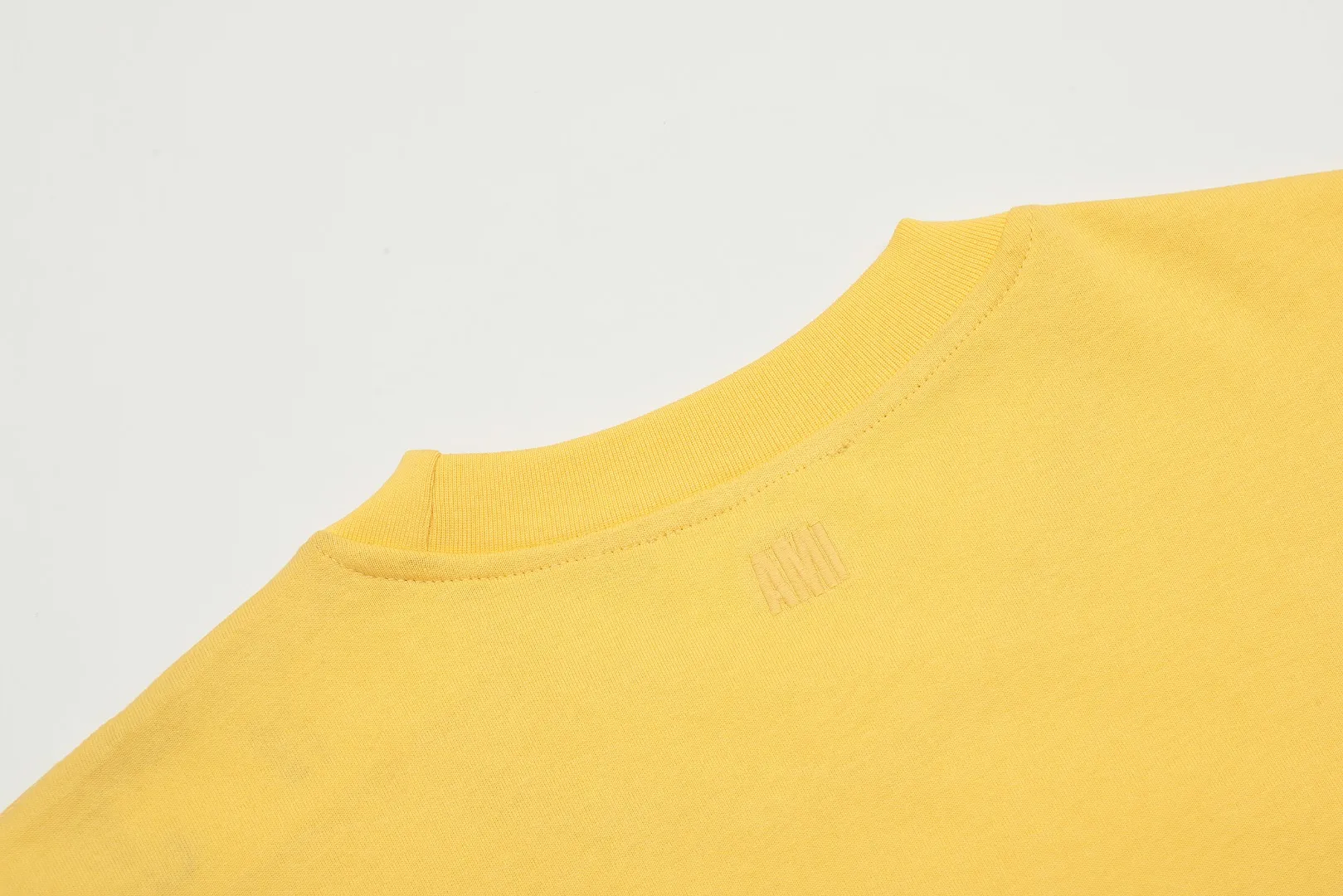 Ami Amy 2024ss autumn classic small embroidered love short sleeves ✅240G Xinjiang long-staple cotton top double yarn, shrinkage rate controlled at 2%, export-grade solid color quality, truly not easy to deform, shrink, and not fade ✅Maximum size can be worn 230 pounds, no pressure to export to Europe and the United States, size S-XL Color: 7 colors, white, black, gray, sky blue, navy, sapphire blue, dark green, coffee, brown, apricot Egg yolk, wine red, meat powder, taro purple