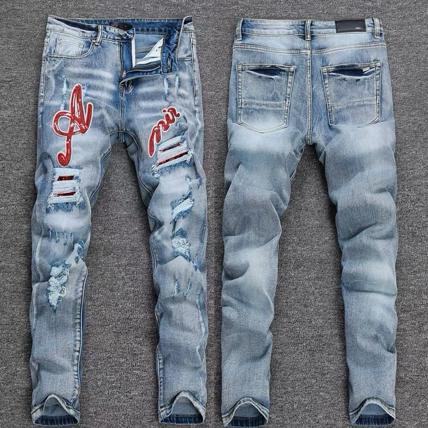 P246 💰 (Top version) AMIRI popular high street jeans slim fit stretch washed knife cut trousers for men. AMIRI amiri is transliterated as Emil, which is the name of the founder. Mike Amiri, the founder of amiri, grew up in Los Angeles, USA. He was influenced by local street culture and Punk Rock since childhood, so he founded the amiri brand named after himself. A variety of trendy clothing meets the needs of different fashion players. Amiri clothing has novel and unique styles and is a well-known street brand in the United States. The styles and styles of many clothes are loved by many street photographers. The various clothing styles meet the dressing needs of different people, show their unique temperament, and show the trend of dressing. amiri's jeans are relatively famous. Not only do they have many styles, but the quality of the jeans is also very good. Many celebrities have also worn amiri brand jeans. Color: Picture color Size: 28, 30, 32, 34, 36 28 30 32 34 36 Waist 71 76 81 86 91 Qianlang 26.5 27.5 28.5 29.5 30.5 Hou Lang 37 38 39 40 41 Foot 14 14.8 15.6 16.4 17.2 Foreign Minister 100 102 104 106 107