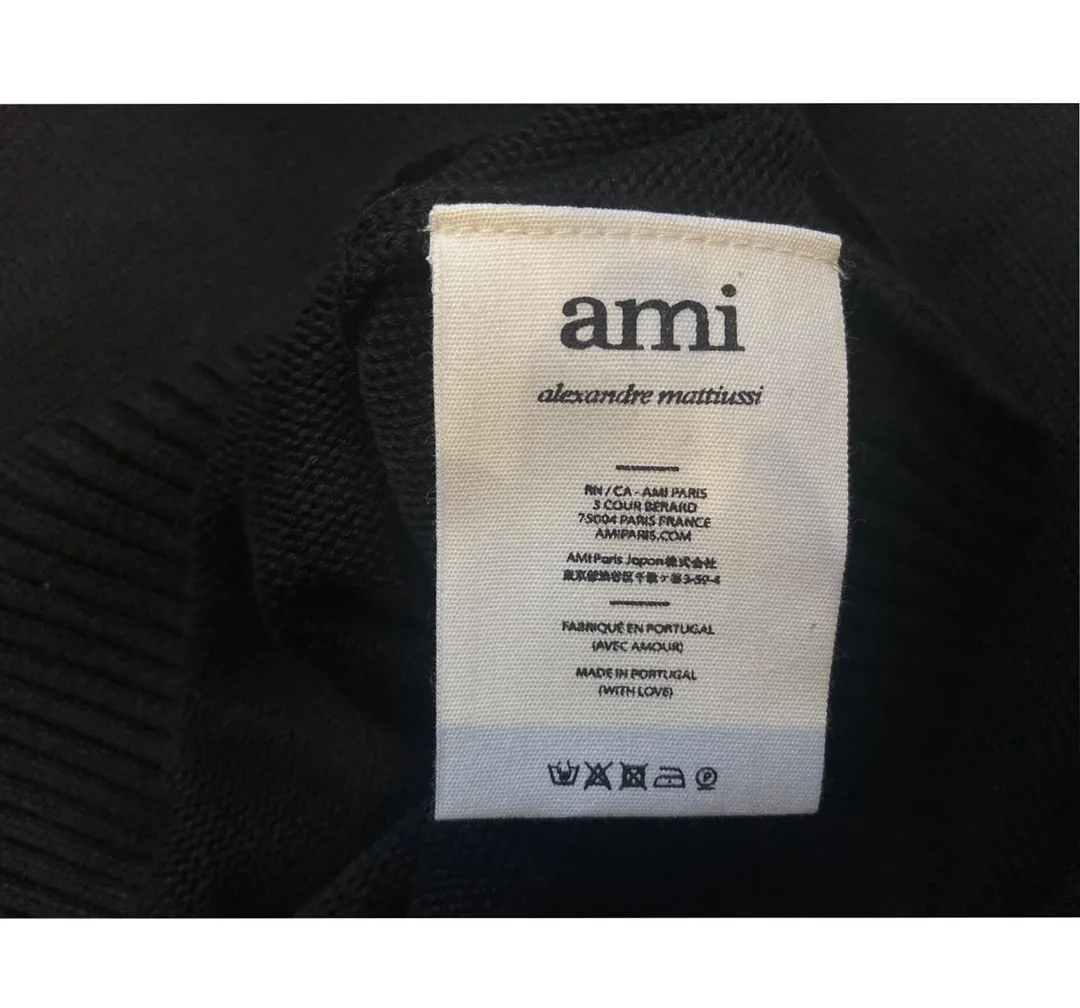 🅿️230 AMI sweater embroidery model ① Differentiated from the core-spun wool replica version on the market ② 100% pure cotton wool ③ Customized weaving weight up to 800 grams ④ Three-label QR code official website sticker ⑤ Official website size: S-L ⑥ Color: black
