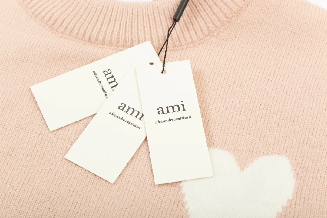 A8143# AMI Paris 2023 new autumn and winter big love alpaca blended soft and waxy knitted round neck cloud sweater Oversize version for men and women Color: blue yellow pink purple gray Size: S-XL