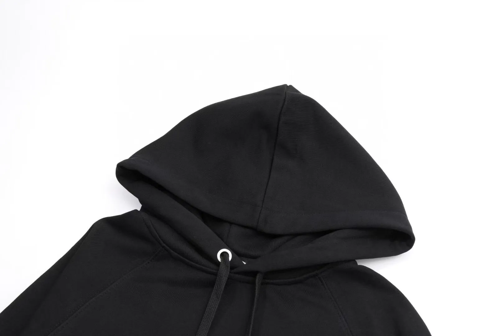 680# AMI PARIS 2025 [New products for autumn and winter] Towel embroidered with big love heart Towel embroidered raglan Hooded pullover sweatshirt Customized 360g pure cotton fabric YP replica New main wheat Washable wheat QR code can be scanned Same style for men and women Color: black Size: S-XL