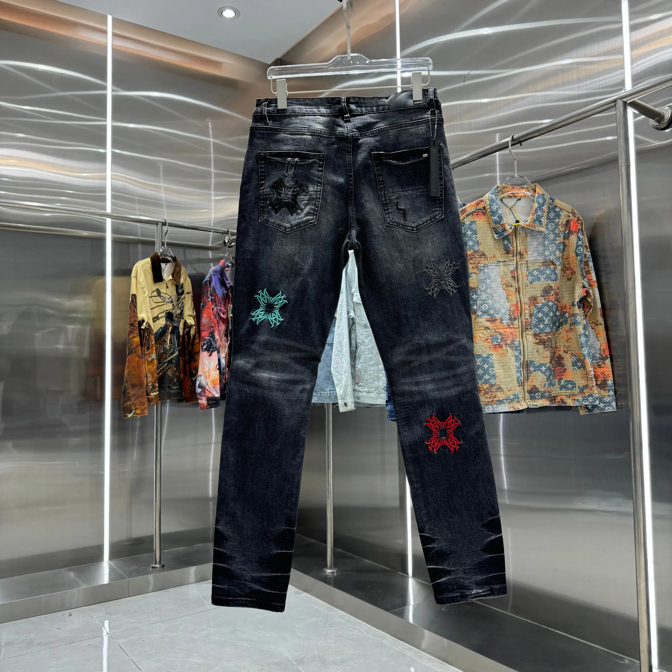 P280 Amiri ripped embroidery pattern craft street fashion slim fit stretch jeans Color Black Size 30 32 34 36 38