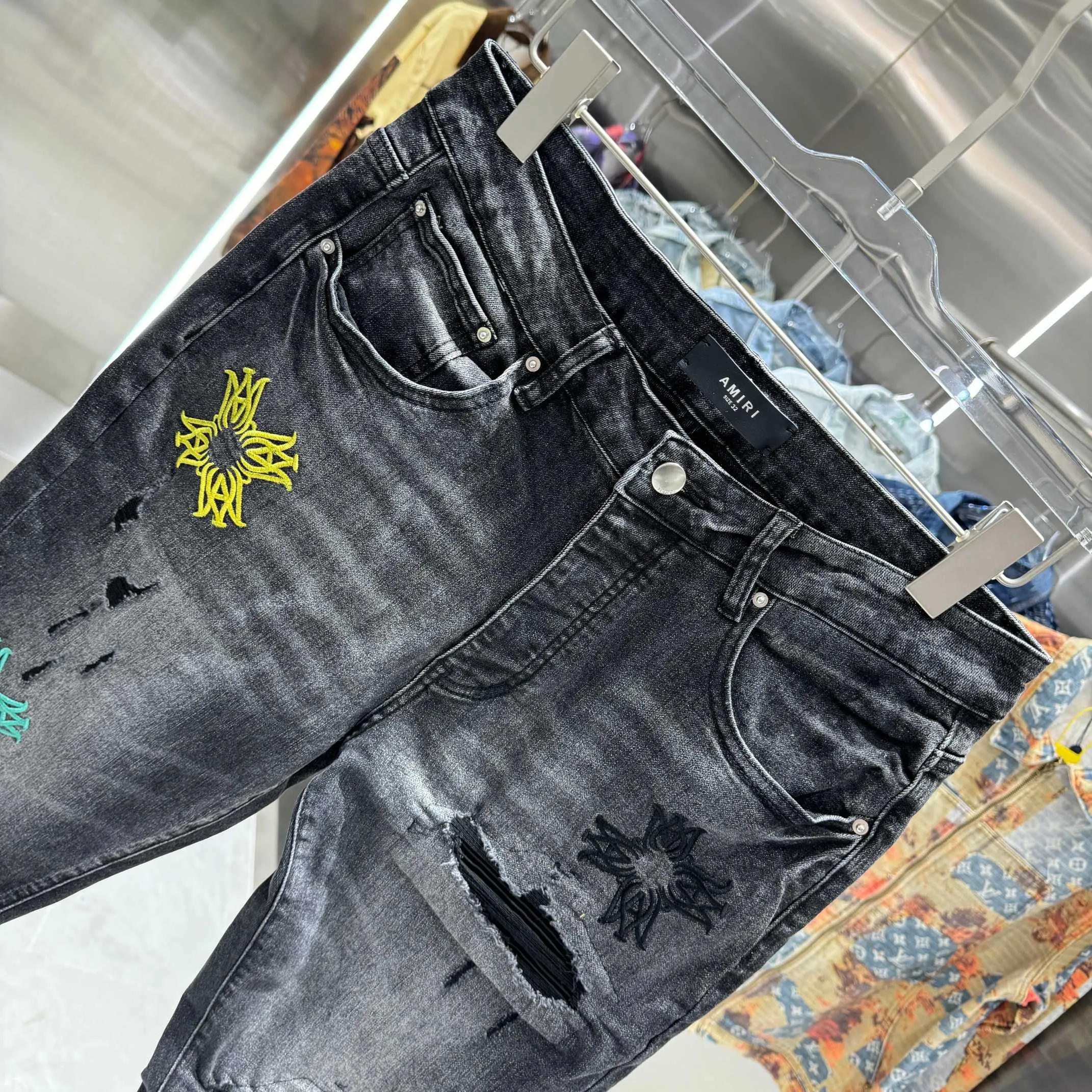 P280 Amiri ripped embroidery pattern craft street fashion slim fit stretch jeans Color Black Size 30 32 34 36 38