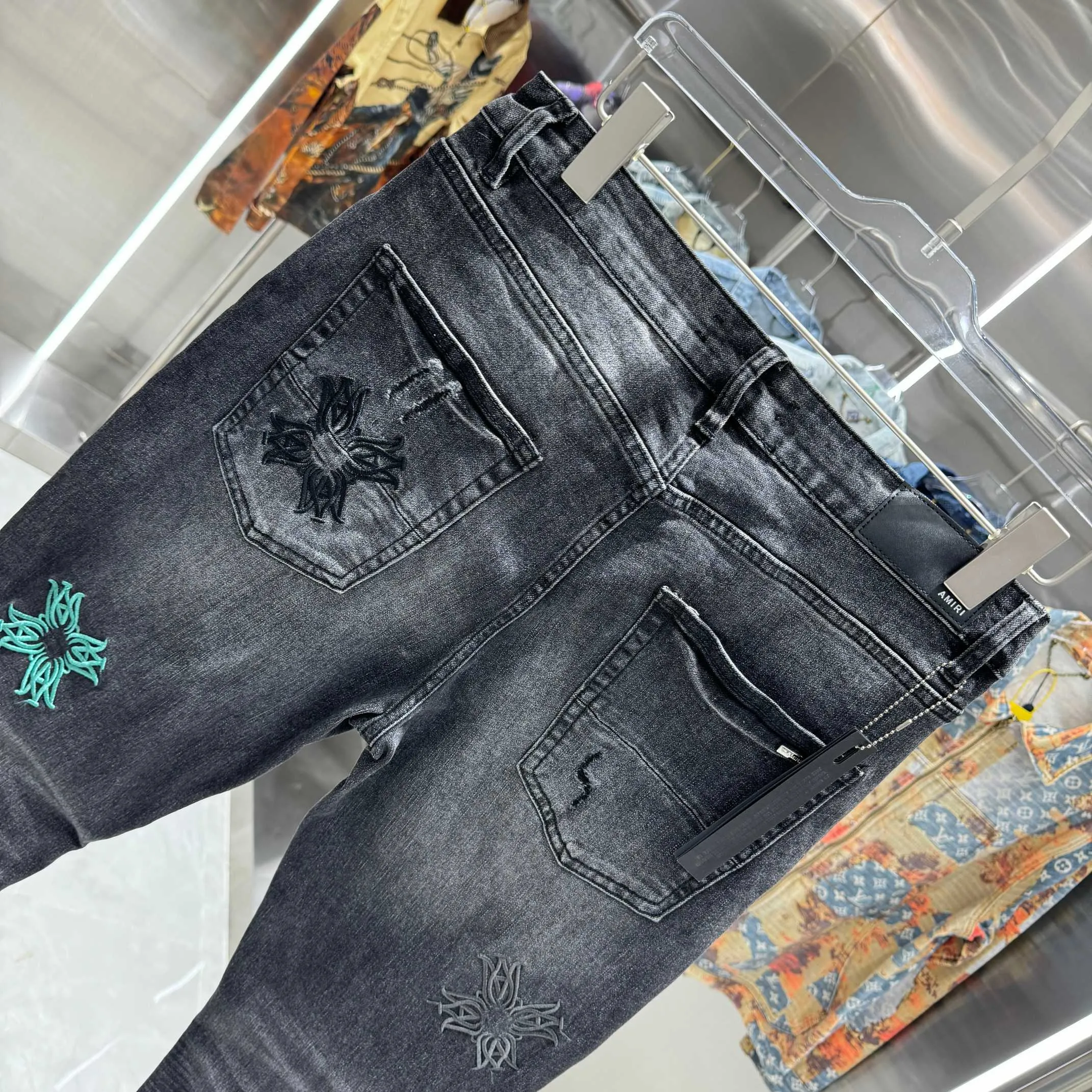 P280 Amiri ripped embroidery pattern craft street fashion slim fit stretch jeans Color Black Size 30 32 34 36 38